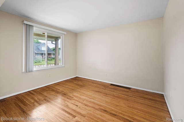 314 W Muir Ave, Hazel Park, MI 48030 - photo 4