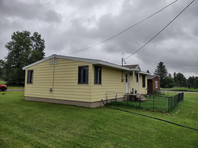 901 Lyle St, Iron River, MI 49935 - photo 3