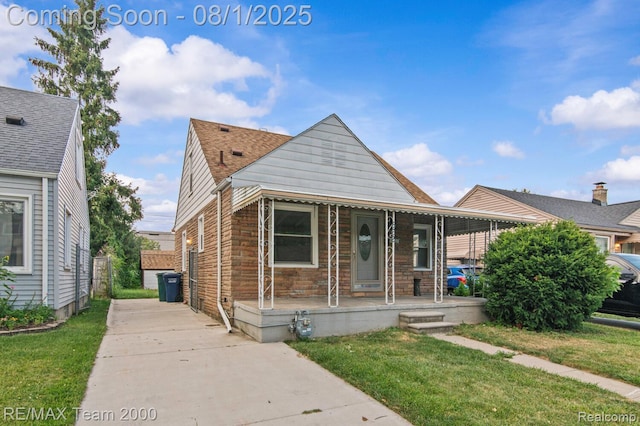 562 Mill St, Lincoln Park, MI 48146 - photo 1