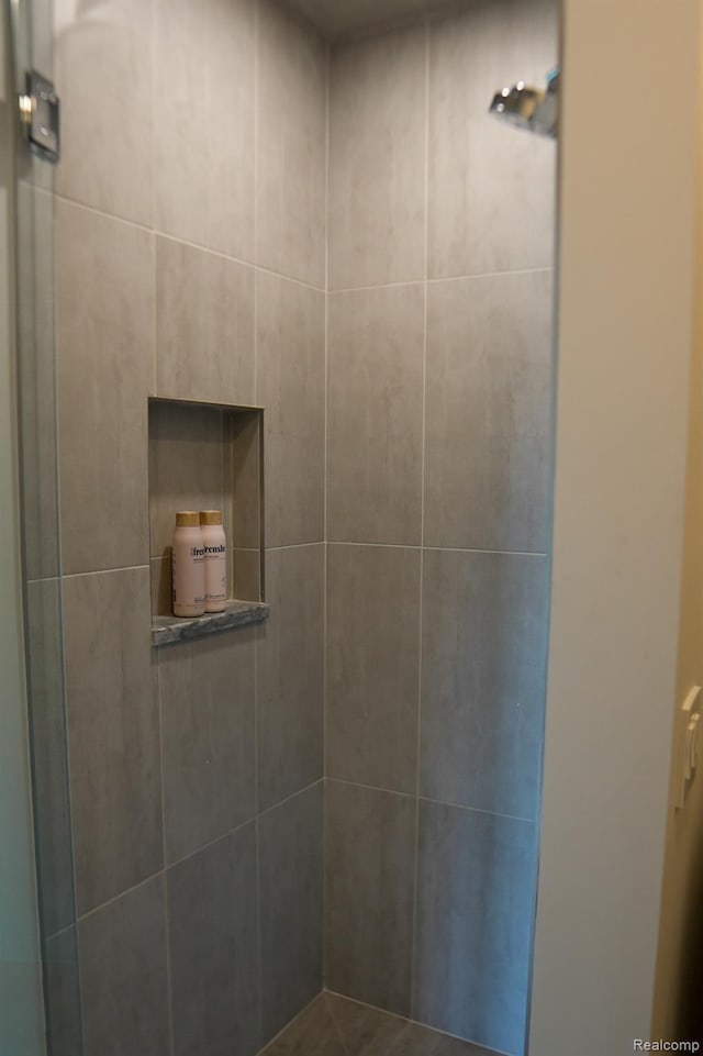 230 Chestnut Cir, Bloomfield Hills, MI 48304 - photo 68