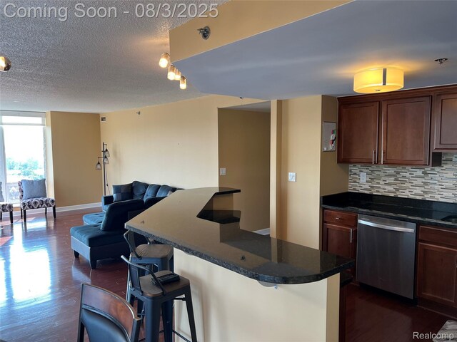 250 Harbortown Dr E Unit 1104, Detroit, MI 48207 - photo 15
