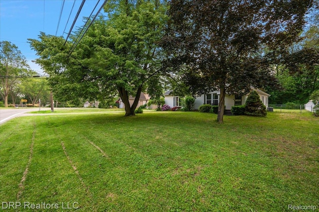 37837 Townhall St, Harrison Township, MI 48045 - photo 4