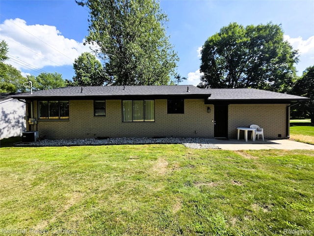 215 Almont Ave, Almont, MI 48003 - photo 3