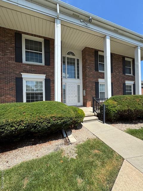 4735 Leisure Ln, Trenton, MI 48183 - photo 2