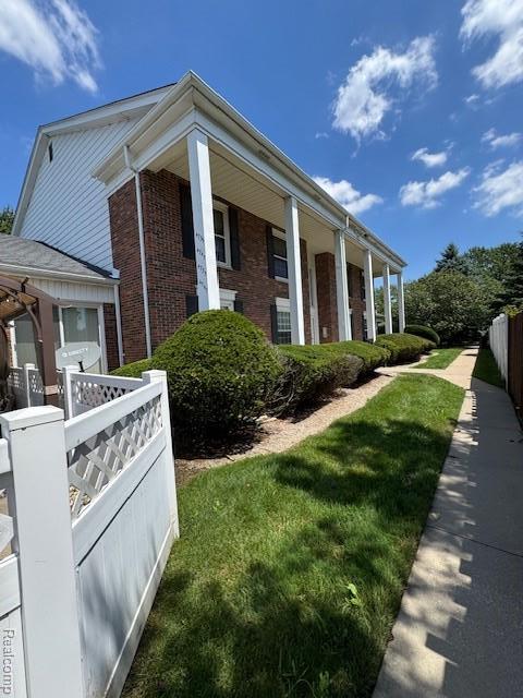 4735 Leisure Ln, Trenton, MI 48183 - photo 3