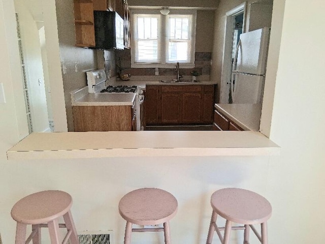 940 Lake Michigan Dr NW, Grand Rapids, MI 49504 - photo 9