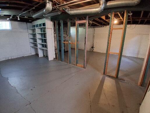 940 Lake Michigan Dr NW, Grand Rapids, MI 49504 - photo 31
