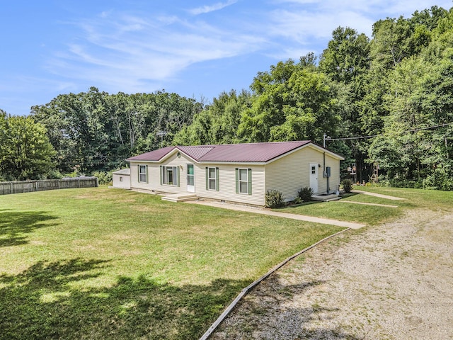 627 N Cooper St, Newaygo, MI 49337 - photo 2