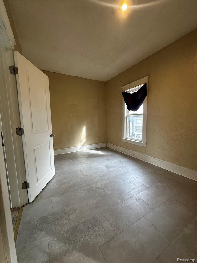 1818 N Woodbridge St, Saginaw, MI 48602 - photo 11