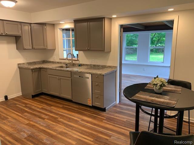 2753 Golfside Ln, Flint, MI 48504 - photo 7