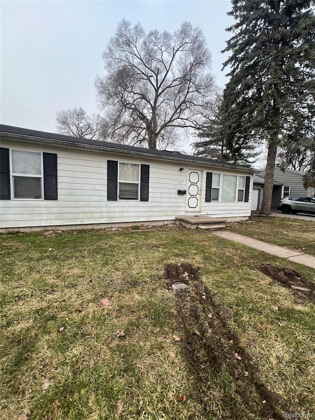 2517 Mackinaw St, Saginaw, MI 48602 - photo 1