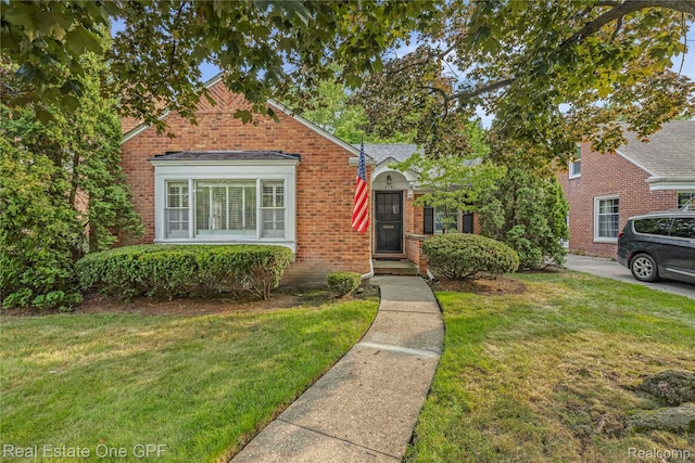 438 Colonial Ct, Grosse Pointe Farms, MI 48236 - photo 1