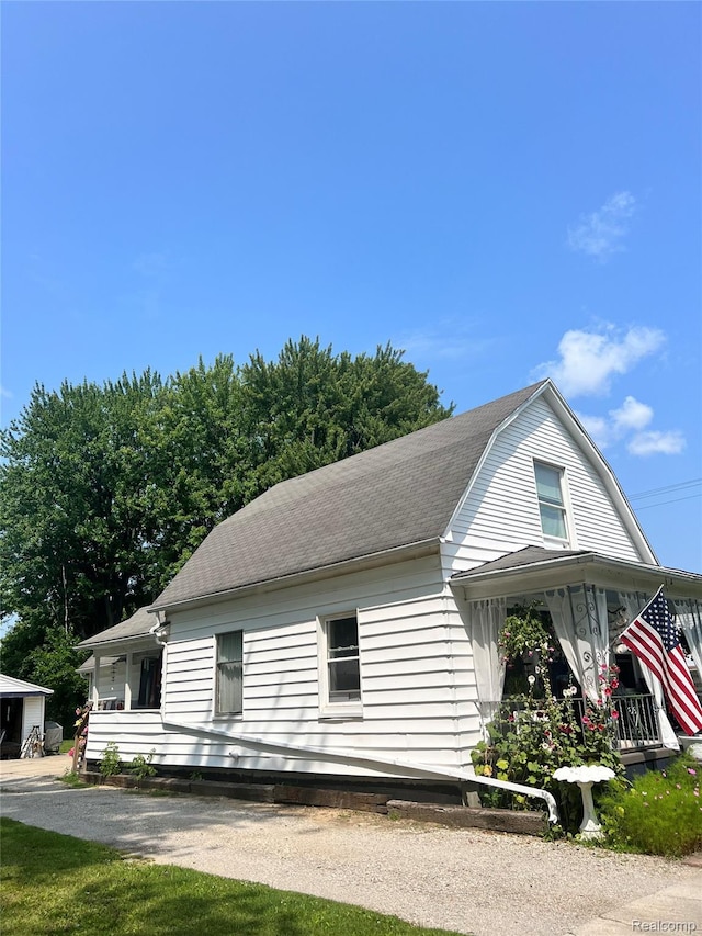 643 Thurman St, Saginaw, MI 48602 - photo 2