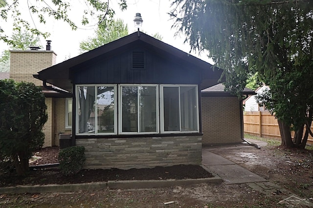 1932 S Outer Dr, Saginaw, MI 48601 - photo 4