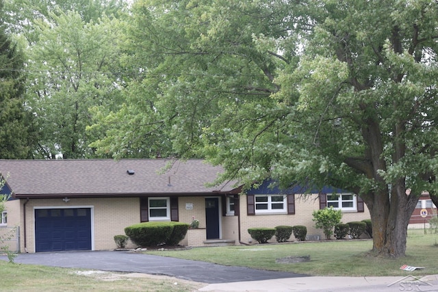 1932 S Outer Dr, Saginaw, MI 48601 - photo 1