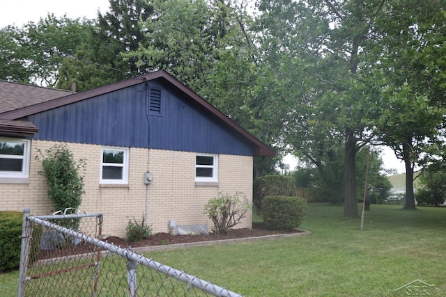 1932 S Outer Dr, Saginaw, MI 48601 - photo 9