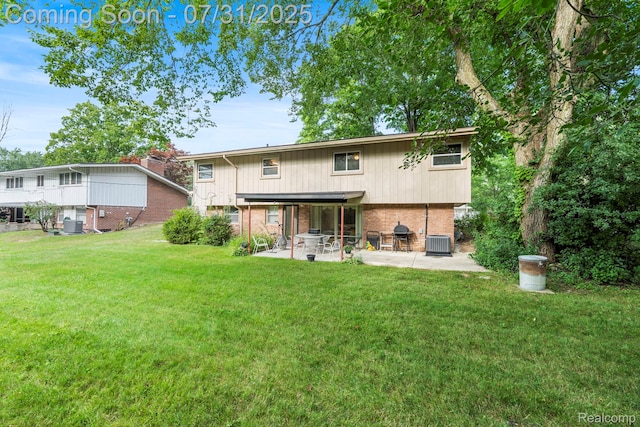 29645 Rock Creek Dr, Southfield, MI 48076 - photo 25
