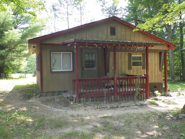 611 Yosemite Rd, Cadillac, MI 49601 - photo 2
