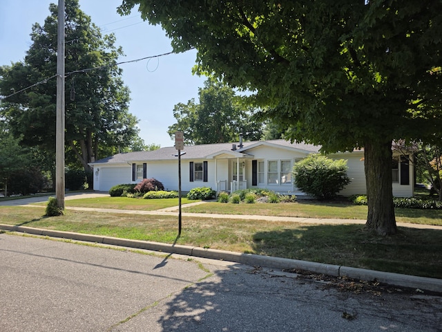 121 N Decker Ave, Fremont, MI 49412 - photo 1