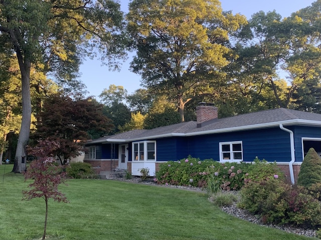 690 W Wedgewood Dr, Muskegon, MI 49445 - photo 1