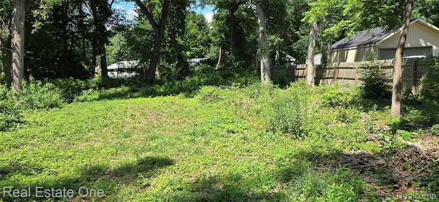 21246 8 1/2 Mile Rd, Southfield, MI 48075 - photo 9
