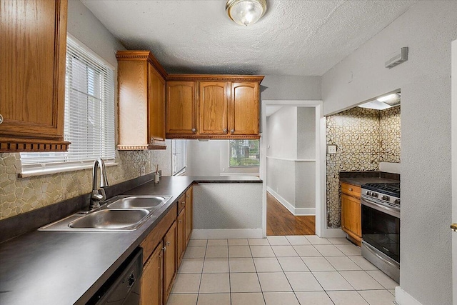 5910 Hillcrest St, Detroit, MI 48236 - photo 14