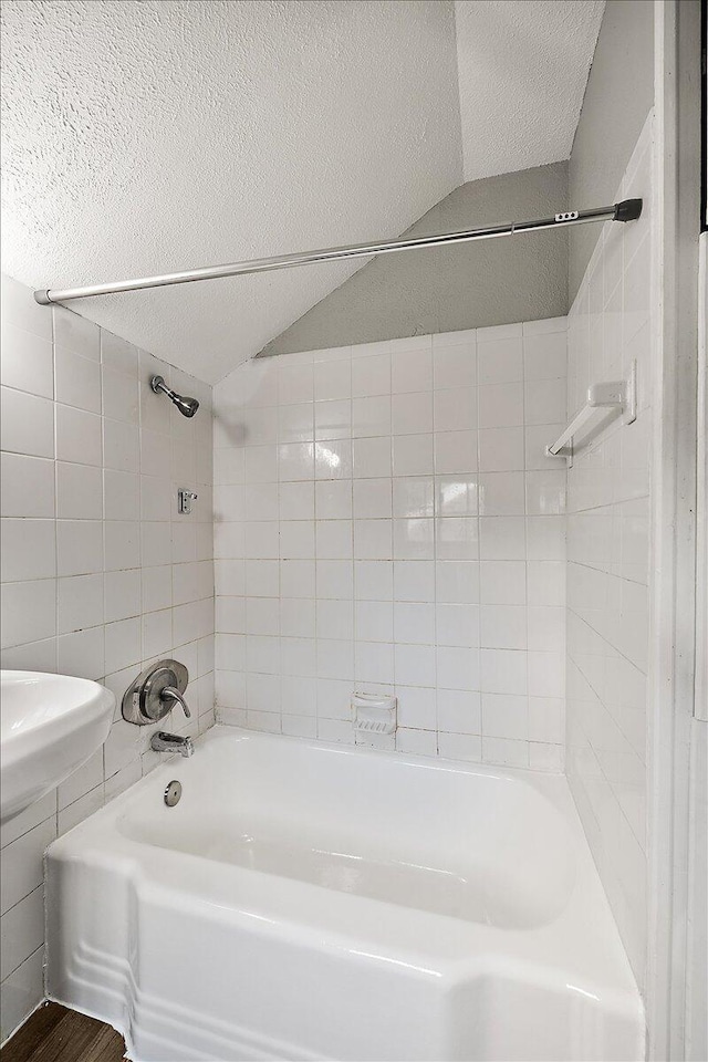 5910 Hillcrest St, Detroit, MI 48236 - photo 27