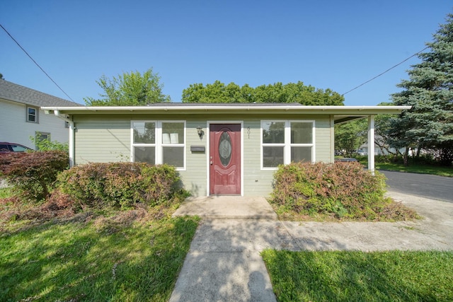 601 S Pearl St, Tecumseh, MI 49286 - photo 1