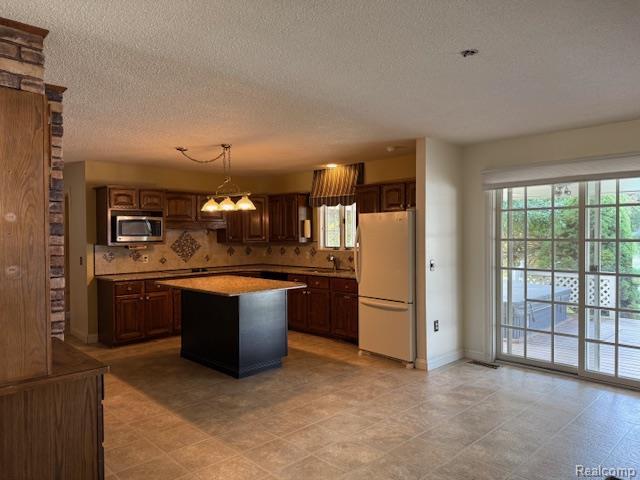 285 W Irwin St, Bad Axe, MI 48413 - photo 7