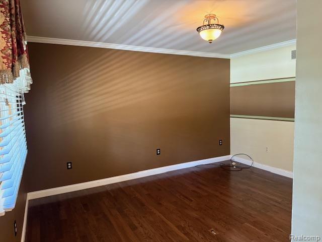 285 W Irwin St, Bad Axe, MI 48413 - photo 9