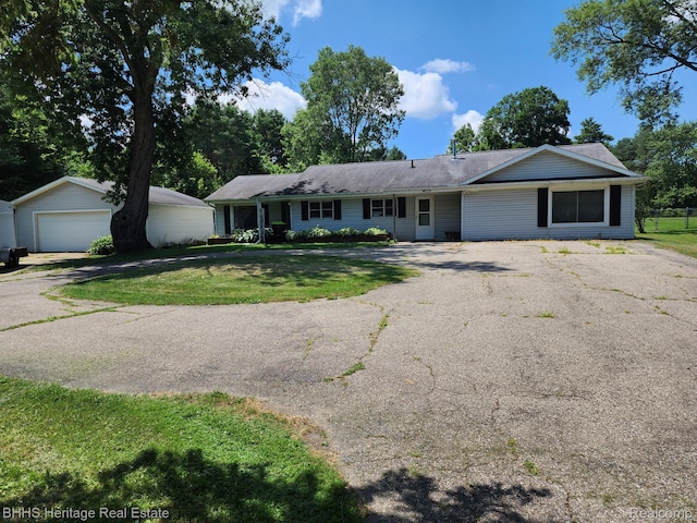 3019 Cashin Dr, Flint, MI 48506 - photo 1