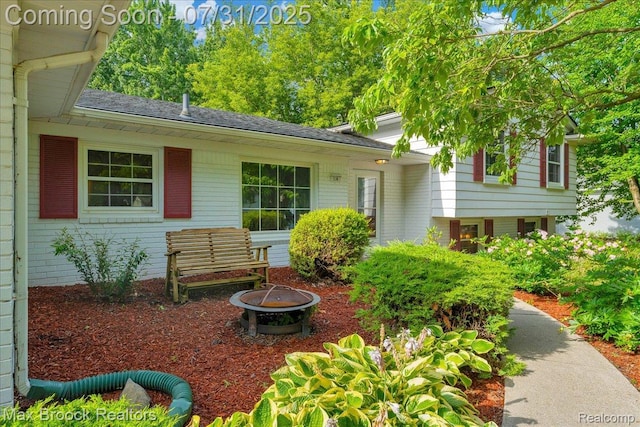 536 Fox River Dr, Bloomfield Hills, MI 48304 - photo 2