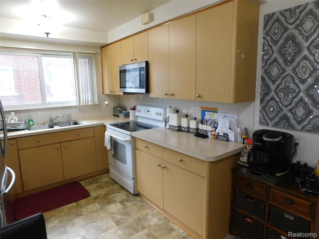 8263 Linda St, Warren, MI 48093 - photo 12