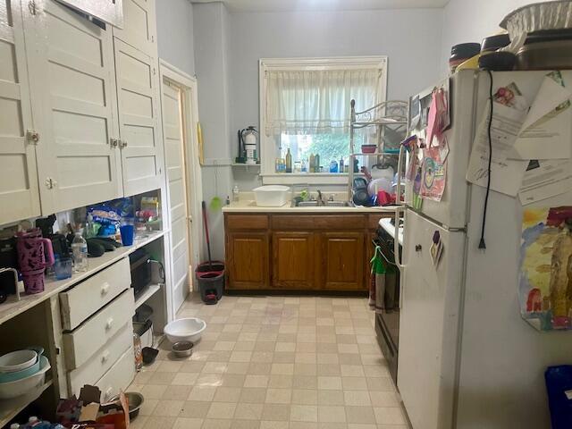 141 E Maple Ave, Adrian, MI 49221 - photo 7