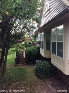 1533 Covington Xing Unit 16, Commerce Twp, MI 48390 - photo 2