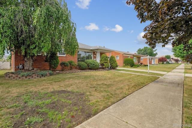 2950 Maxwell St, Trenton, MI 48183 - photo 2