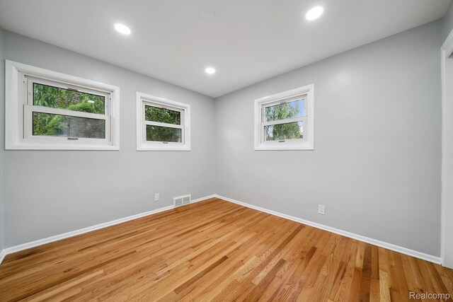 2950 Maxwell St, Trenton, MI 48183 - photo 23