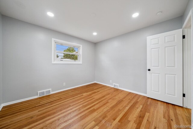 2950 Maxwell St, Trenton, MI 48183 - photo 30