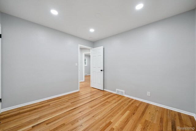 2950 Maxwell St, Trenton, MI 48183 - photo 21