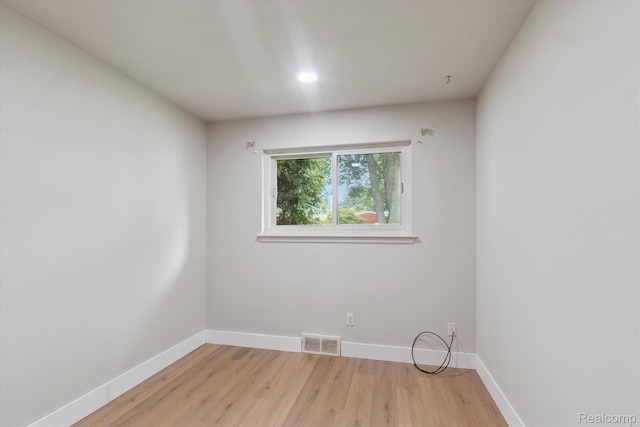 28709 Newport Dr, Warren, MI 48088 - photo 9