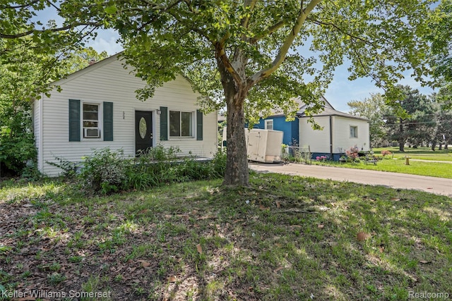 664 Emerson Ave, Pontiac, MI 48340 - photo 1