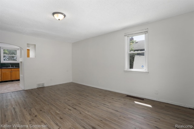 664 Emerson Ave, Pontiac, MI 48340 - photo 4
