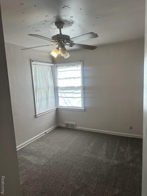 3085 S Center Rd, Burton, MI 48519 - photo 5
