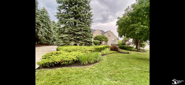 50157 E Fellows Creek Ct, Plymouth, MI 48170 - photo 2