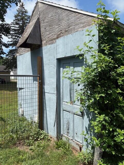 404 W Saint Joseph St, Watervliet, MI 49098 - photo 24