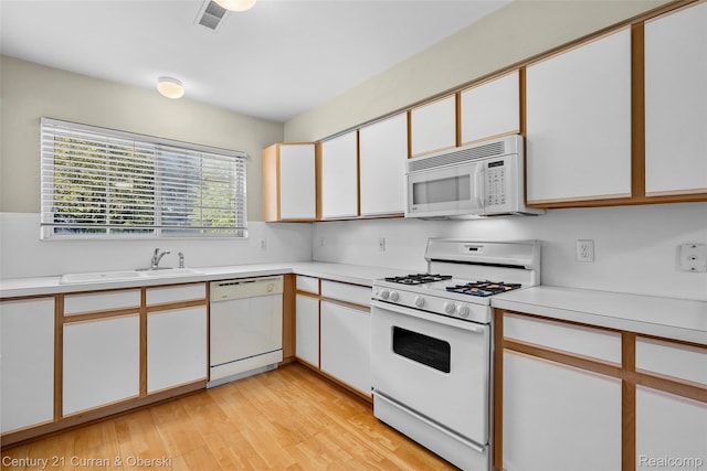 22157 W Village Dr, Dearborn, MI 48124 - photo 7