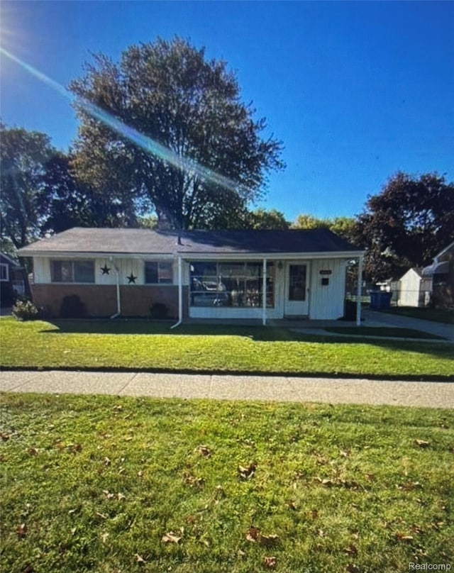 32471 Saint Annes Dr, Warren, MI 48092 - photo 2