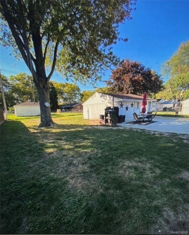 32471 Saint Annes Dr, Warren, MI 48092 - photo 7