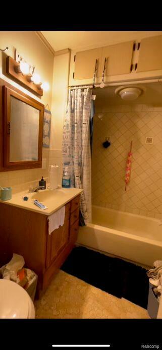 2341 N Clinton St, Saginaw, MI 48602 - photo 4