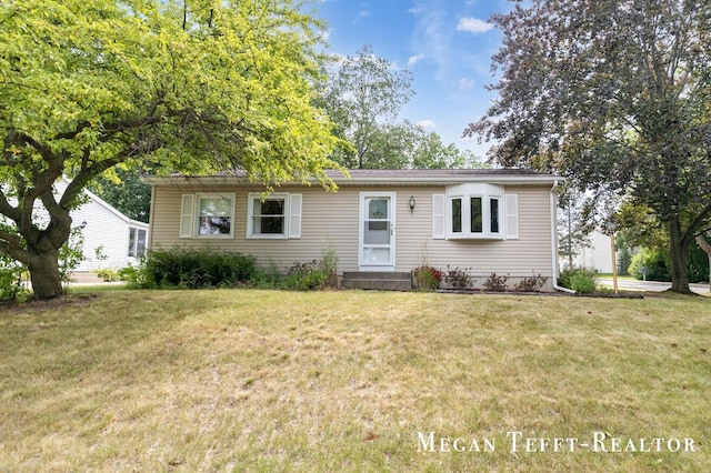 1320 Beckwith Ave NE, Grand Rapids, MI 49505 - photo 1